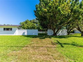 12525 SW 68th Ct, Pinecrest FL 33156