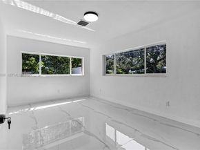 12525 SW 68th Ct, Pinecrest FL 33156