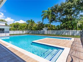 12525 SW 68th Ct, Pinecrest FL 33156