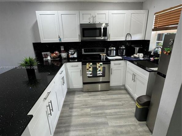 6850 W 16th Dr 211, Hialeah FL 33014