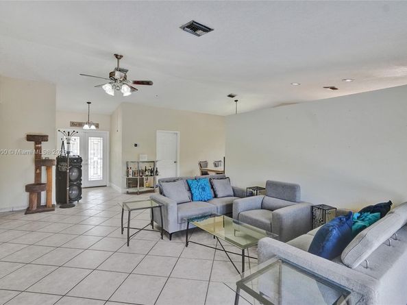 4365 NW 103rd Ter, Sunrise FL 33351
