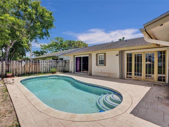 4365 NW 103rd Ter, Sunrise FL 33351
