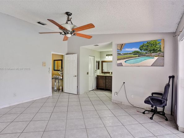 4365 NW 103rd Ter, Sunrise FL 33351