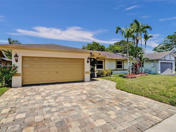 4365 NW 103rd Ter, Sunrise FL 33351