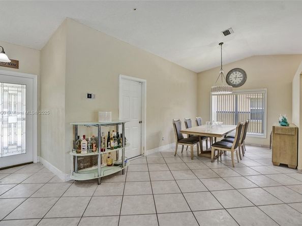4365 NW 103rd Ter, Sunrise FL 33351