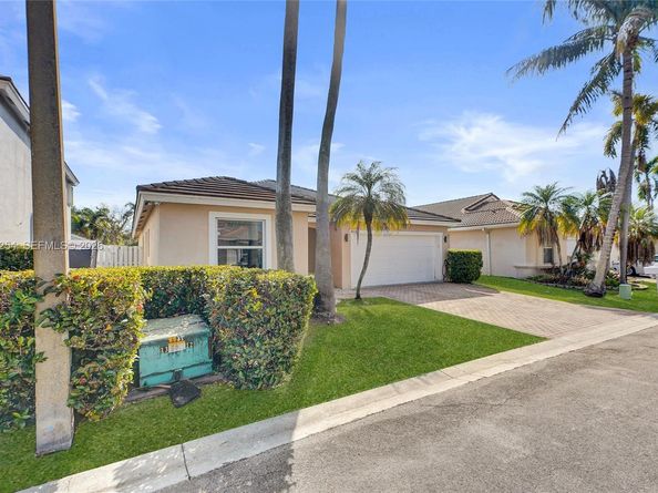 4928 SW 33rd Way, Hollywood FL 33312