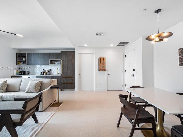 159 NE 6th St 5101, Miami FL 33132