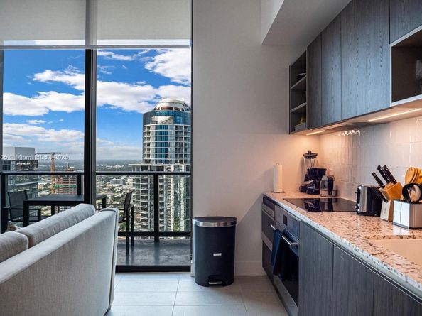 159 NE 6th St 5101, Miami FL 33132