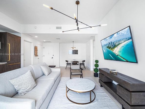 159 NE 6th St 5101, Miami FL 33132