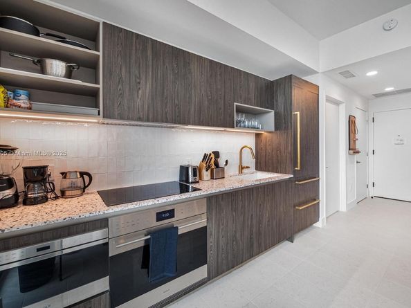 159 NE 6th St 5101, Miami FL 33132