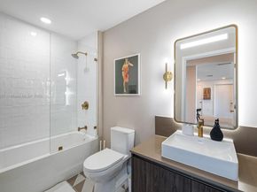 159 NE 6th St 5101, Miami FL 33132