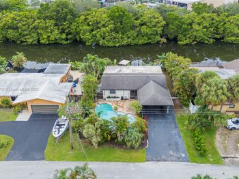 1672 NW 36th Ct