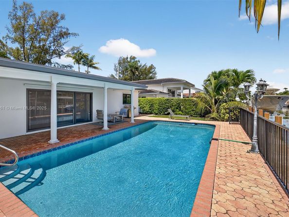 2481 SE 15th St, Pompano Beach FL 33062