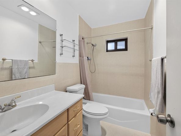 2481 SE 15th St, Pompano Beach FL 33062