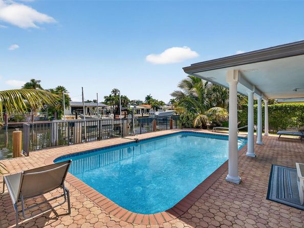 2481 SE 15th St, Pompano Beach FL 33062