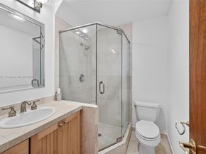 2481 SE 15th St, Pompano Beach FL 33062