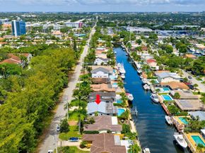2481 SE 15th St, Pompano Beach FL 33062