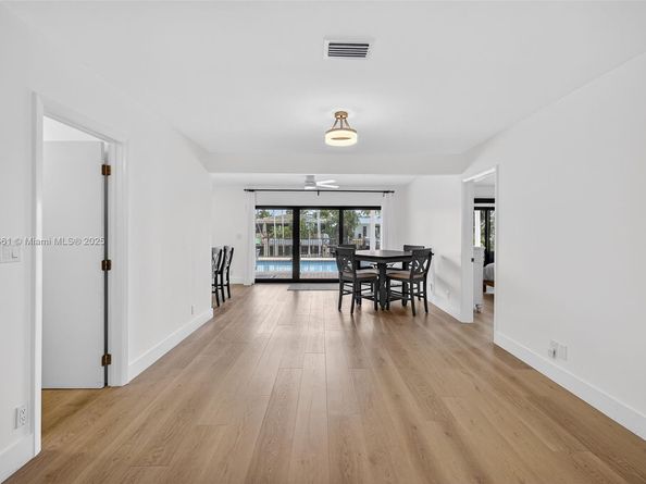 2481 SE 15th St, Pompano Beach FL 33062
