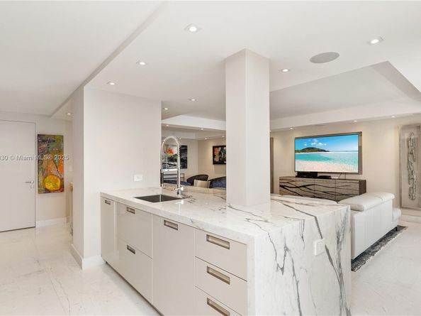 Undisclosed Address #A11869630, Miami FL 33129