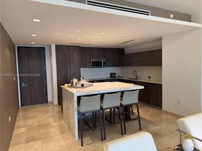 88 SW 7th St 3007, Miami FL 33130