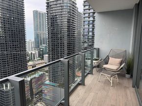 88 SW 7th St 3007, Miami FL 33130
