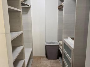 88 SW 7th St 3007, Miami FL 33130