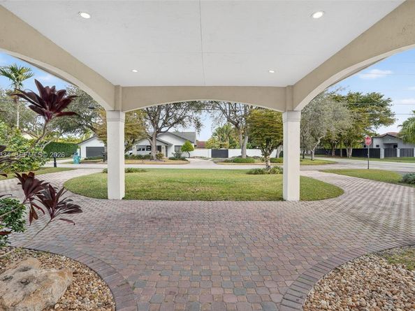 12200 SW 100th St, Miami FL 33186