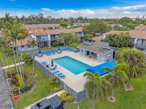 1652 N 14th Ter, Hollywood FL 33020