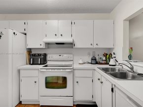 1652 N 14th Ter, Hollywood FL 33020