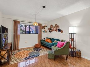 1652 N 14th Ter, Hollywood FL 33020