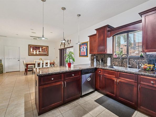 15333 SW 184th St, Miami FL 33187