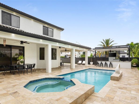 5324 SW 164th Ct, Miami FL 33185