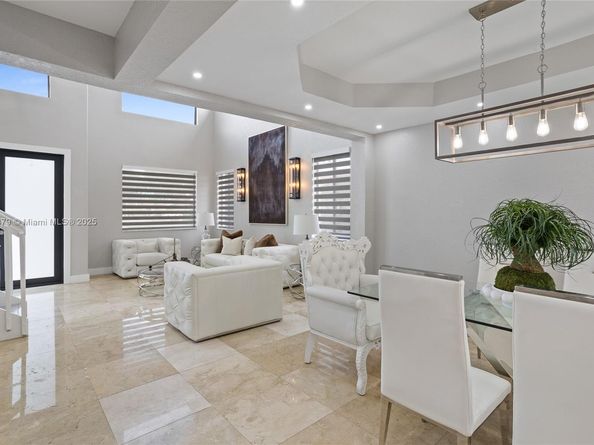 5324 SW 164th Ct, Miami FL 33185