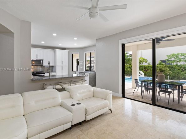 5324 SW 164th Ct, Miami FL 33185