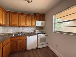 13100 SW 92nd Ave APH7, Miami FL 33176