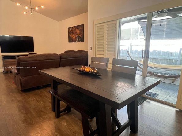 366 Bedford Ave, Weston FL 33326