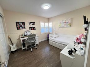 366 Bedford Ave, Weston FL 33326