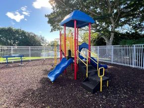 366 Bedford Ave, Weston FL 33326