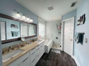 366 Bedford Ave, Weston FL 33326