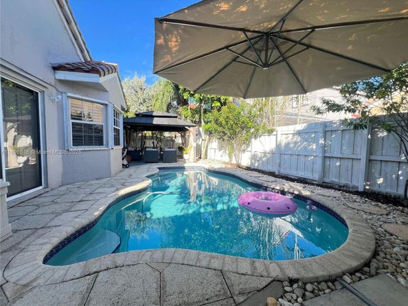 366 Bedford Ave, Weston FL 33326