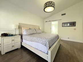 366 Bedford Ave, Weston FL 33326