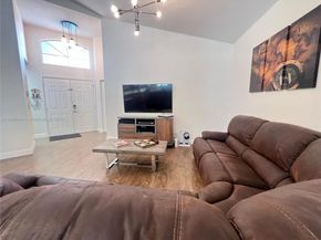 366 Bedford Ave, Weston FL 33326