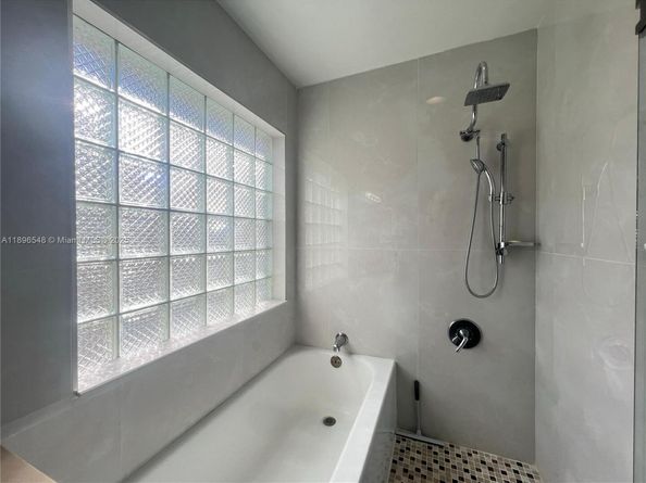 366 Bedford Ave, Weston FL 33326