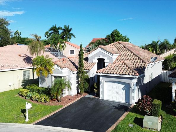 366 Bedford Ave, Weston FL 33326