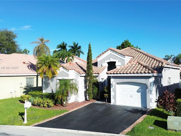 366 Bedford Ave, Weston FL 33326