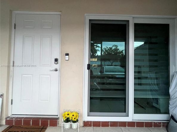 5387 SW 40th Ave 103, Dania Beach FL 33314