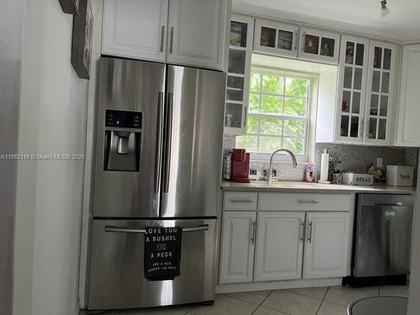 5387 SW 40th Ave 103, Dania Beach FL 33314