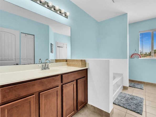 625 SE 30th Ter, Homestead FL 33033
