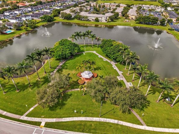 625 SE 30th Ter, Homestead FL 33033
