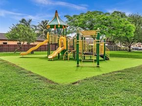 625 SE 30th Ter, Homestead FL 33033
